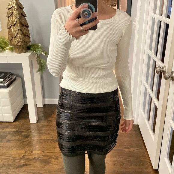 MINKPINK Eyes on the Prize Black and Silver Sequin layer Skirt - Picture 8 of 9